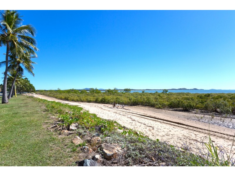 31 Slade Esplanade, Slade Point QLD 4740