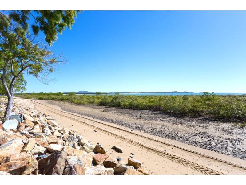 31 Slade Esplanade, Slade Point QLD 4740