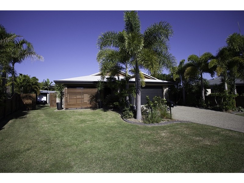 14 Sunseeker Court, Blacks Beach QLD 4740