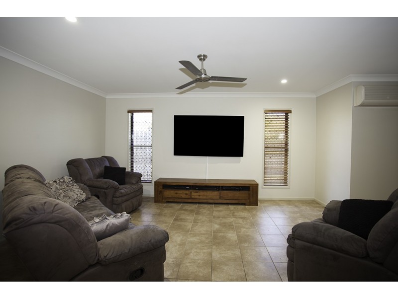 14 Sunseeker Court, Blacks Beach QLD 4740