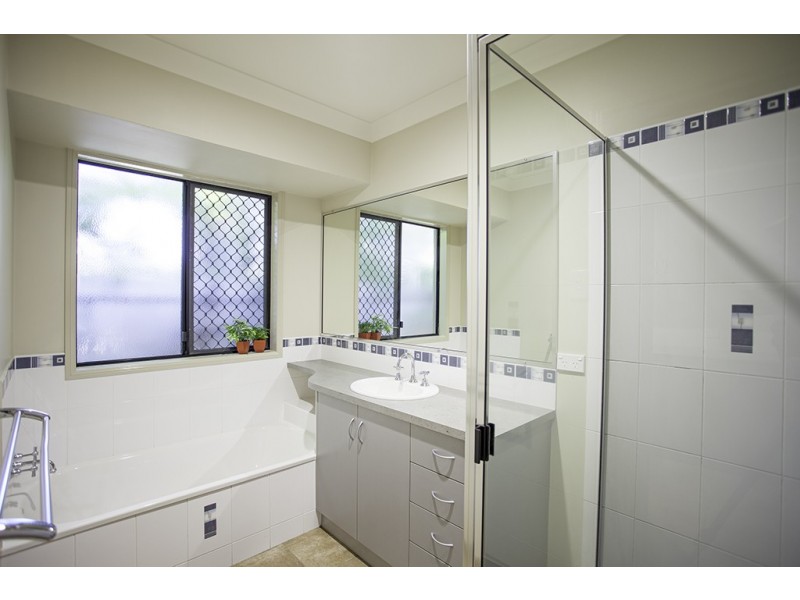 14 Sunseeker Court, Blacks Beach QLD 4740