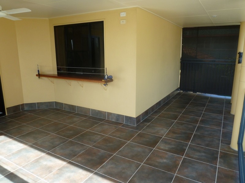 8 Murray Close, Rural View QLD 4740