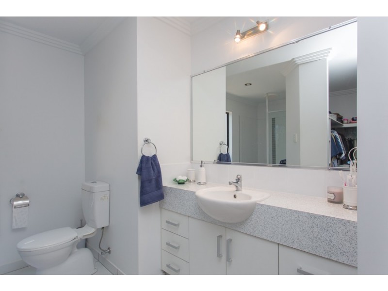 21 Gingham Street, Glenella QLD 4740