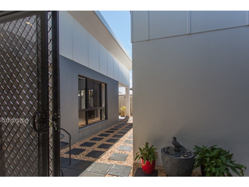 21 Gingham Street, Glenella QLD 4740