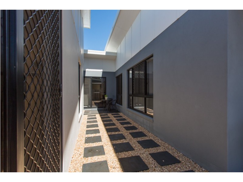 21 Gingham Street, Glenella QLD 4740