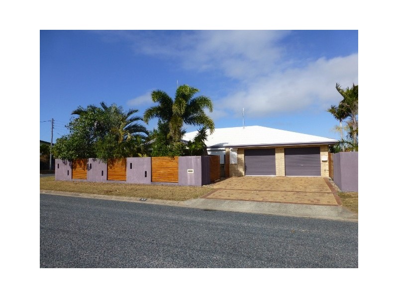27 Pelican Street, Slade Point QLD 4740