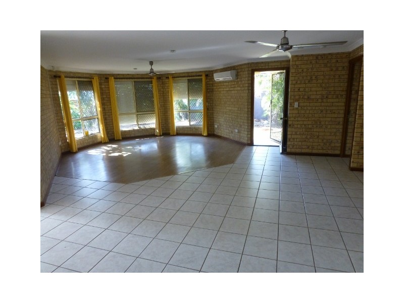 27 Pelican Street, Slade Point QLD 4740