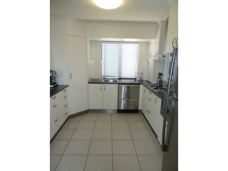 5A Eva Parade, Glenella QLD 4740