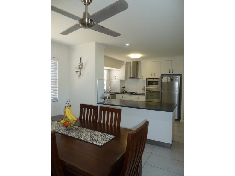 5A Eva Parade, Glenella QLD 4740