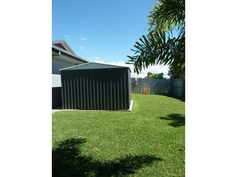 5A Eva Parade, Glenella QLD 4740