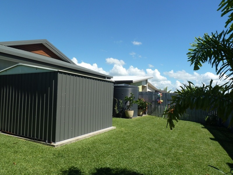 5A Eva Parade, Glenella QLD 4740