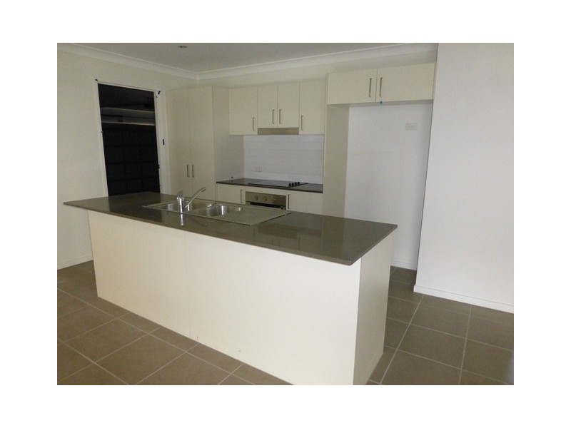 1 Bonney Street, Rural View QLD 4740