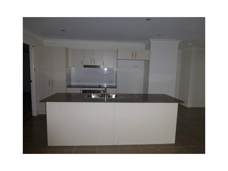 1 Bonney Street, Rural View QLD 4740