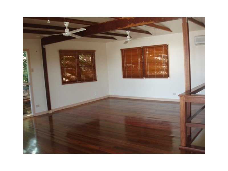 8 Hawk Street, Slade Point QLD 4740