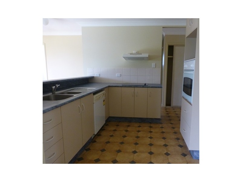 26 Woodlands Drive, Eimeo QLD 4740