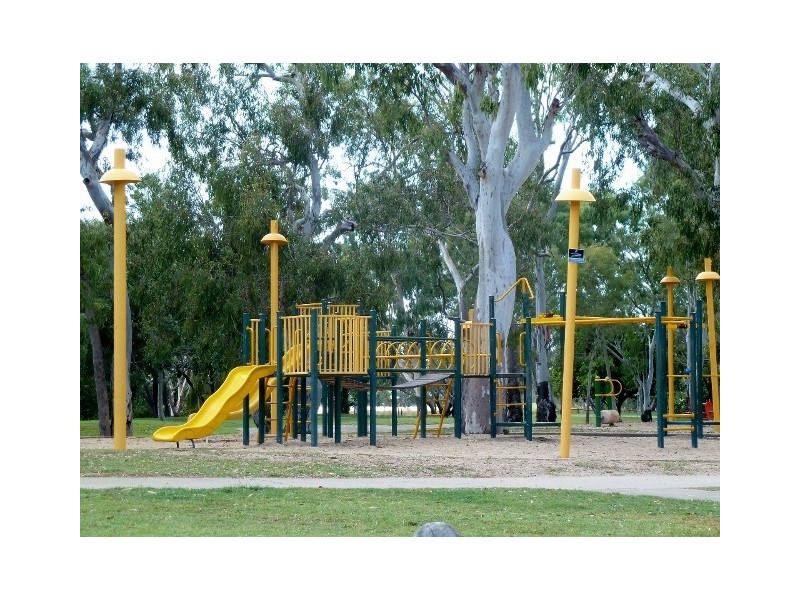 174 Waverley Street, Bucasia QLD 4750