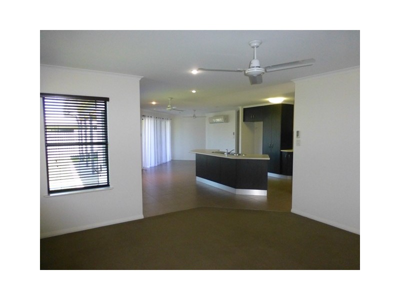 12 Mida Lane, Ooralea QLD 4740