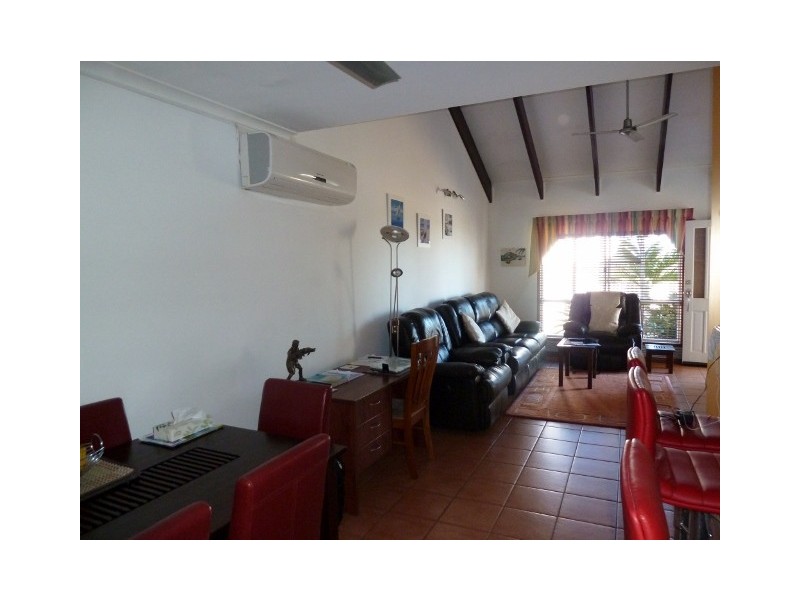 Unit 2, 3 Goldston Street, North Mackay QLD 4740