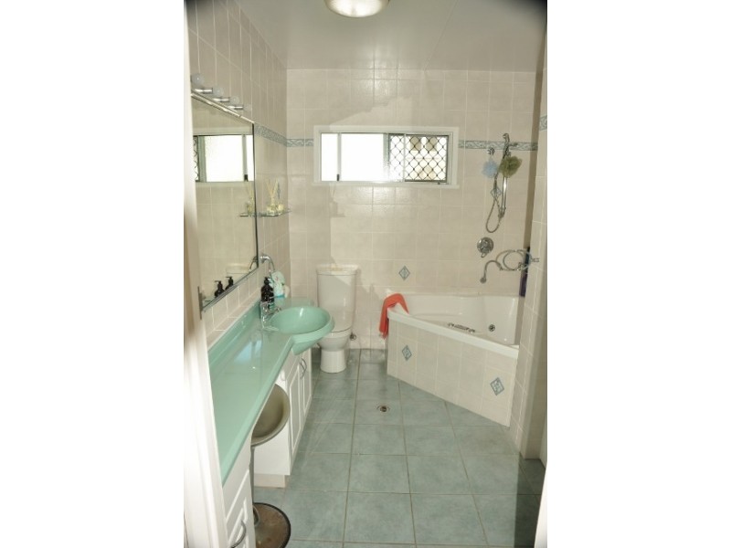 19 Hume Street, West Mackay QLD 4740