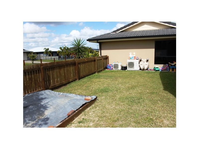 7 Katey Crescent, Mirani QLD 4754