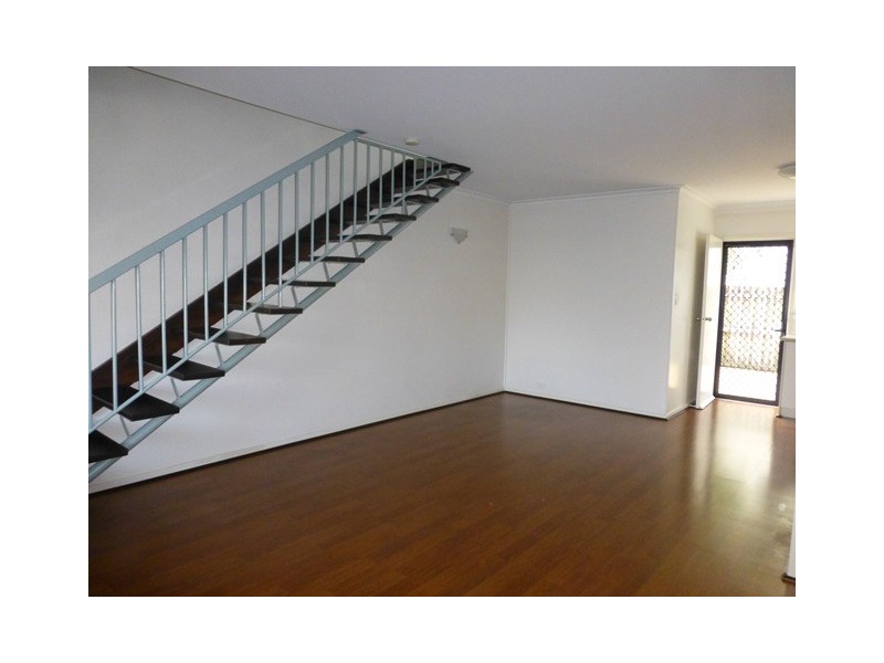 4/331 Shakespeare Street, Mackay QLD 4740