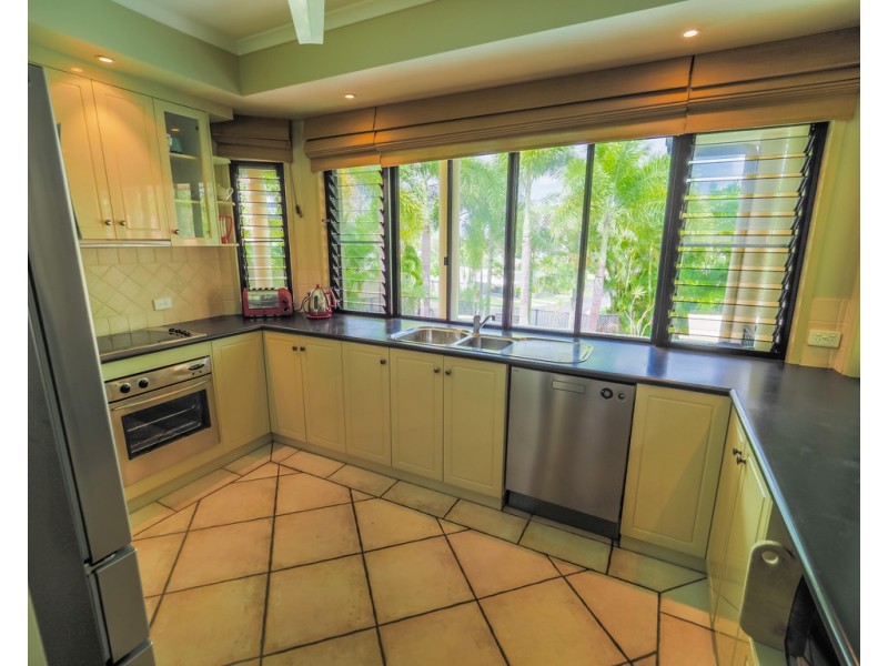 15 Muldoon Court, Eimeo QLD 4740