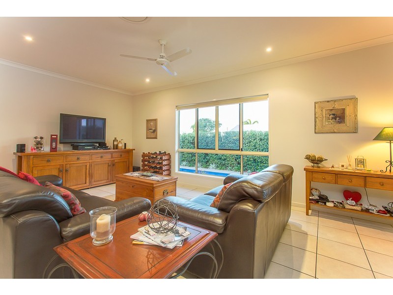 54 Gingham Street, Glenella QLD 4740