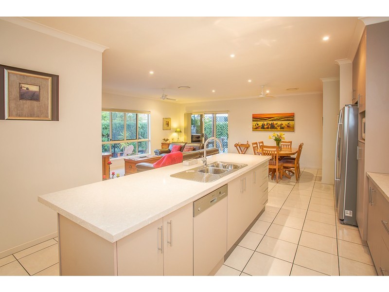 54 Gingham Street, Glenella QLD 4740