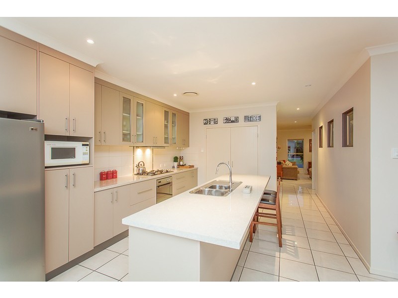 54 Gingham Street, Glenella QLD 4740