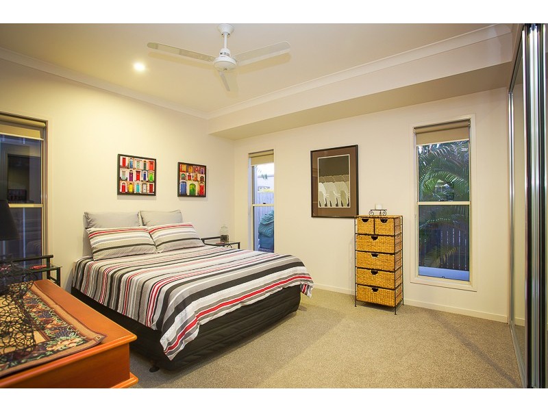 54 Gingham Street, Glenella QLD 4740