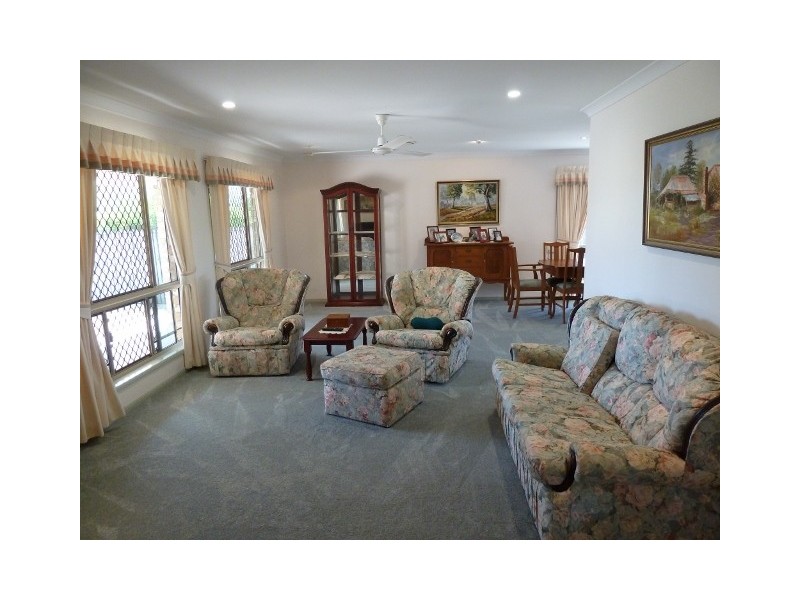 11 Nella Drive, South Mackay QLD 4740