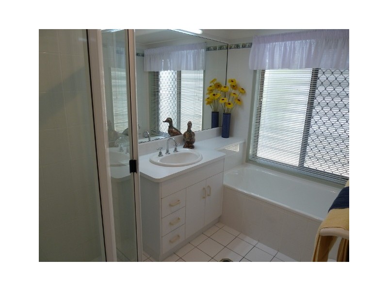 11 Nella Drive, South Mackay QLD 4740