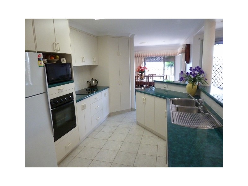 11 Nella Drive, South Mackay QLD 4740