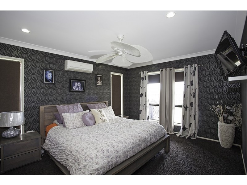 35 Gingham Street, Glenella QLD 4740