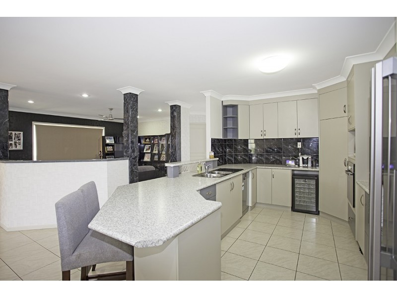 35 Gingham Street, Glenella QLD 4740