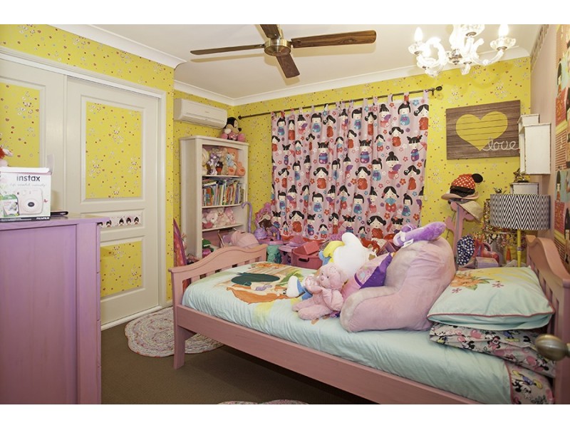 35 Gingham Street, Glenella QLD 4740