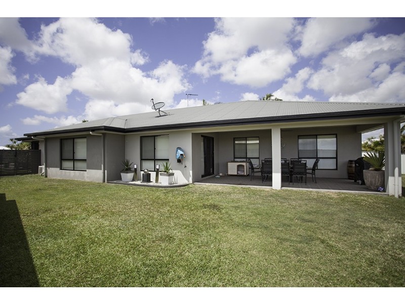 35 Gingham Street, Glenella QLD 4740