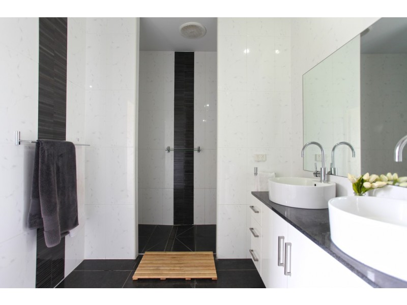 15 Vidar Crescent, Ooralea QLD 4740