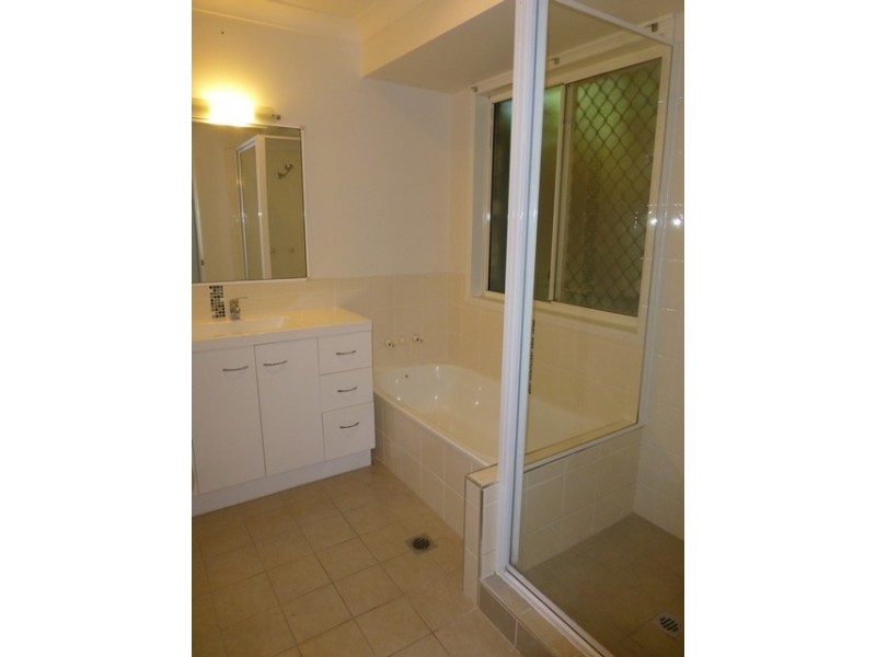 13 Hayman Crt, Bucasia QLD 4750