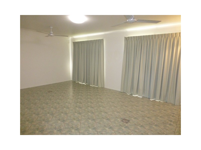 13 Hayman Crt, Bucasia QLD 4750