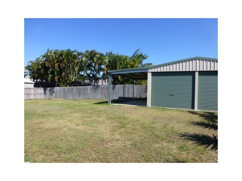 13 Hayman Crt, Bucasia QLD 4750