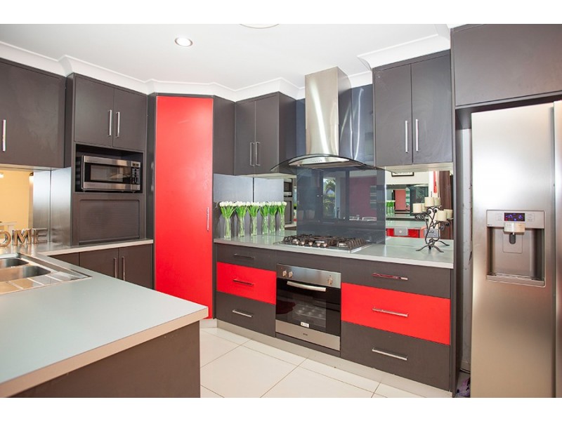 60 Gingham Street, Glenella QLD 4740