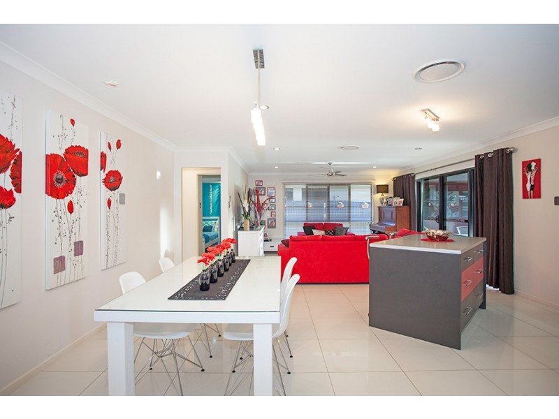 60 Gingham Street, Glenella QLD 4740