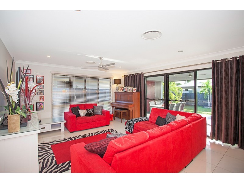60 Gingham Street, Glenella QLD 4740