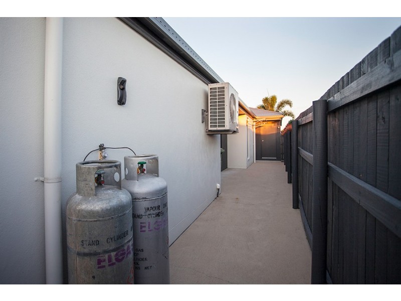 60 Gingham Street, Glenella QLD 4740