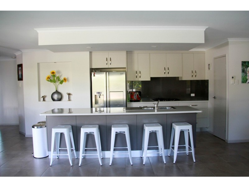 25 Logan Crescent, Erakala QLD 4740