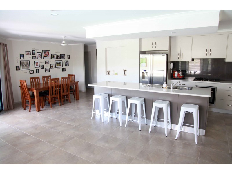 25 Logan Crescent, Erakala QLD 4740