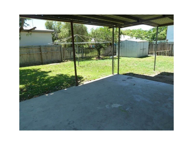 3 Flight Street, Ooralea QLD 4740
