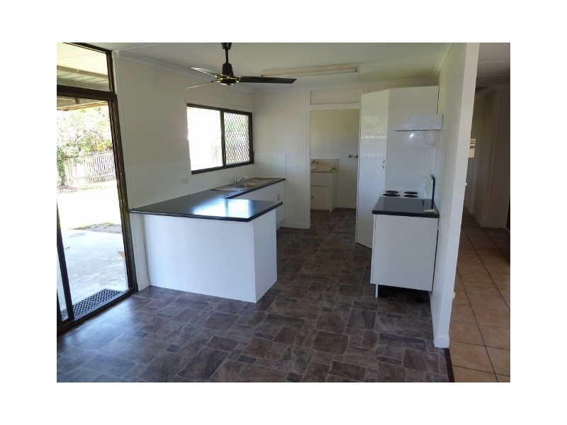 3 Flight Street, Ooralea QLD 4740