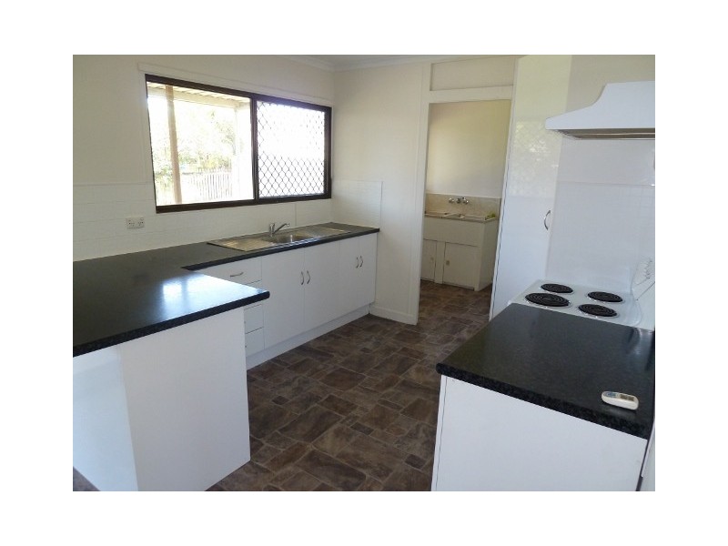 3 Flight Street, Ooralea QLD 4740